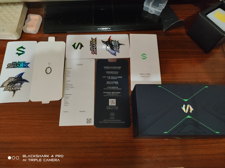黑鲨4pro遂空黑12+256G  表面贴...