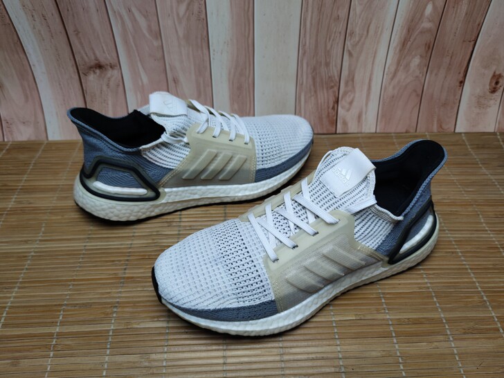 42码二手正品阿迪达斯UltraBOOST...
