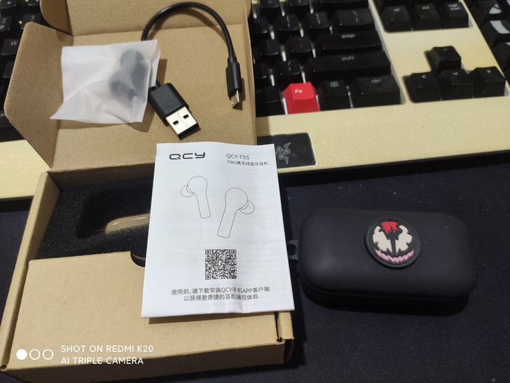 QCY  T5S，买来就带保护壳，只带右耳...