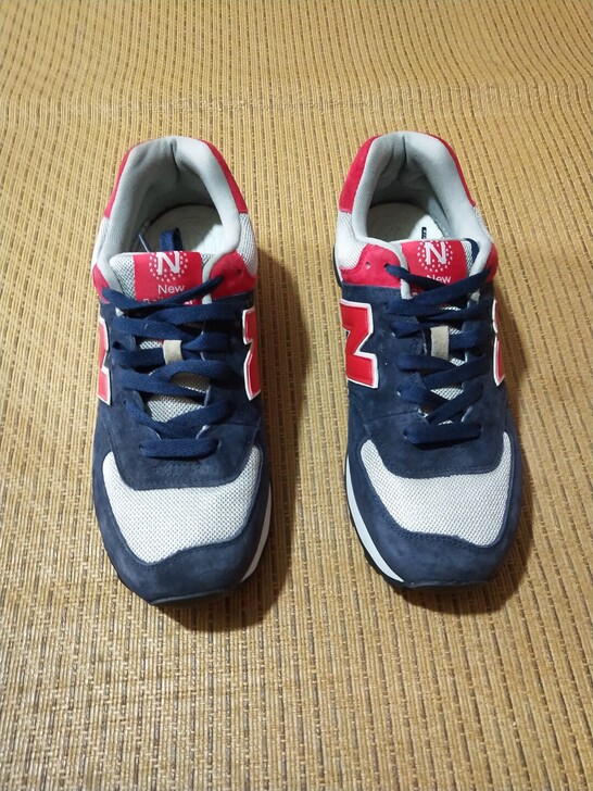 NB男运动鞋43码，八五成新左右，实物拍照...