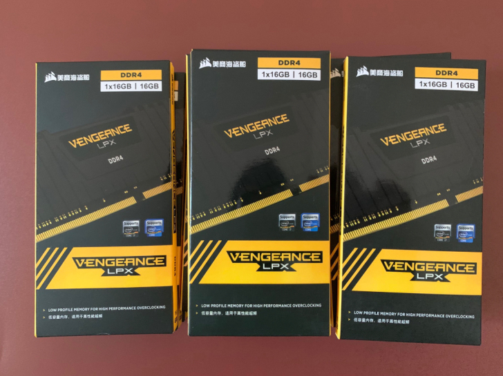 海盗船8G DDR4 3200 2666台...