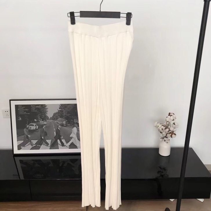 均码纯白针织裤，太长了买回来就没穿，吊牌已...