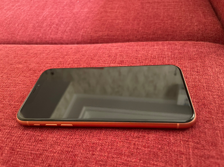 出自用的iPhone XR 64g美版全网...