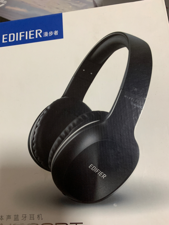 Edifier 漫步者 W800BT 佩戴...