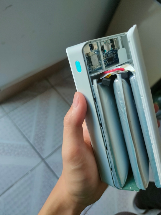 罗马仕充电宝