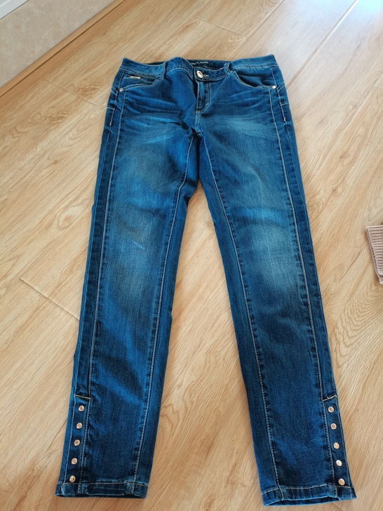 only牛仔裤，穿过不超过5次，专柜正品，...