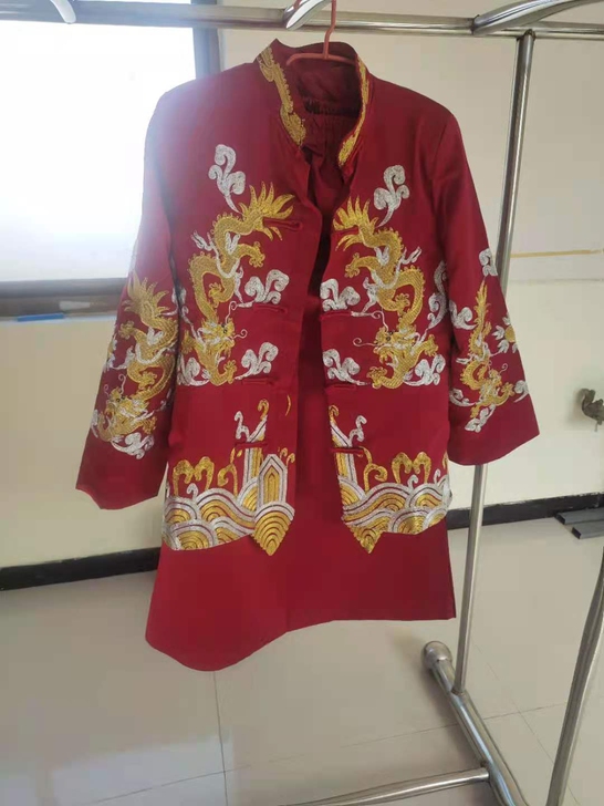男士唐装，99新，做工细致，酒红色略显高级...