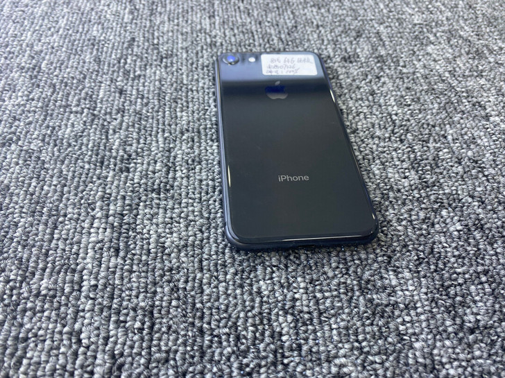 苹果8代64g 日版黑解无锁三网