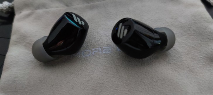 EDIFIER TWS1经典版  耳机和充...