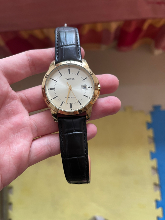 正品卡西欧手表 换了一个真皮表带 已经不带...