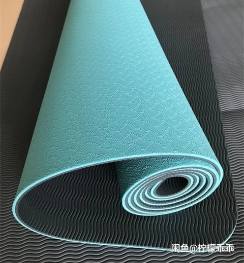 全新TPE材质瑜伽垫常规款61cm宽度双色...