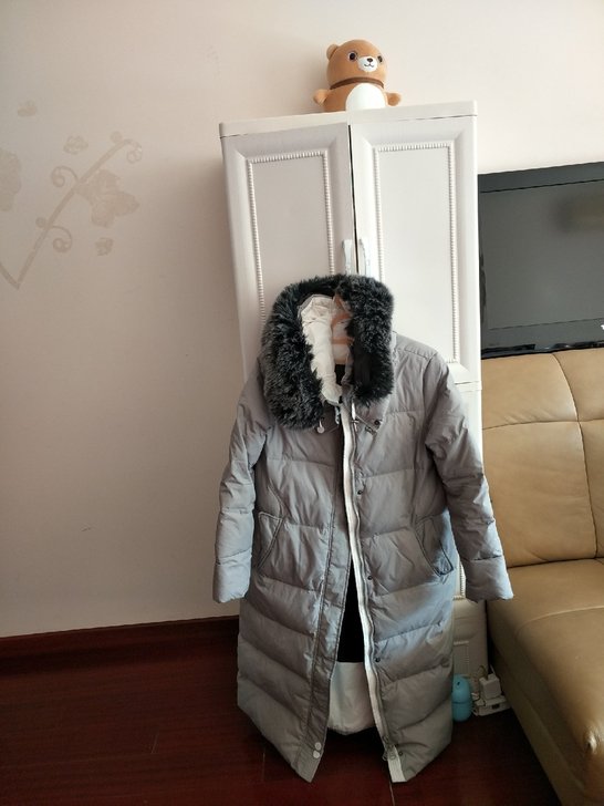 9新L码白鸭绒长羽绒服，灰色大气，款式新颖...