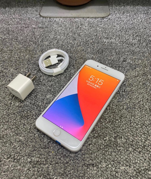 苹果8plus 原装 三网通4G iPho...
