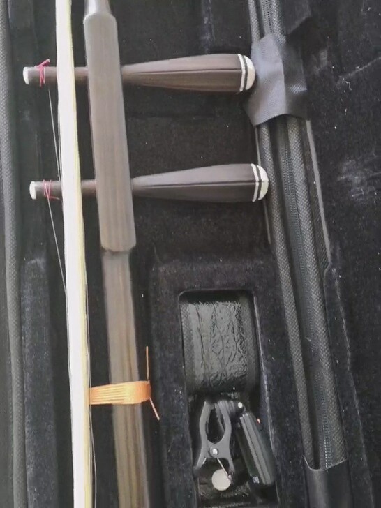 黑檀二胡非常好的二胡,买回来没拉两次。低价...