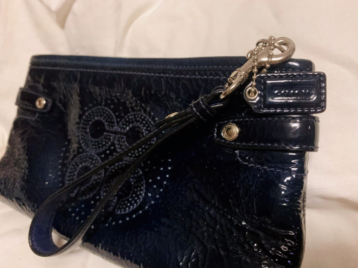 coach深藏蓝色手拿包,亮皮,休闲lad...