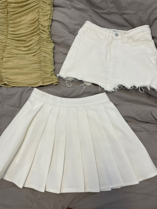 短裙合集。有全新的 有穿过一次的。看图找我...