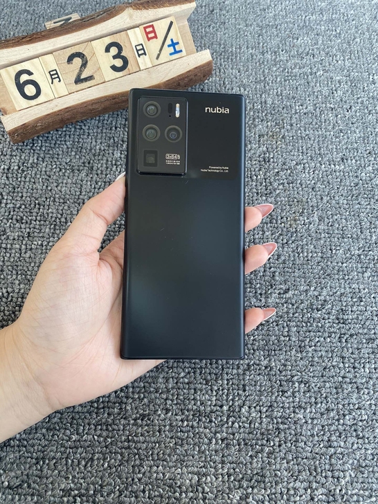 非常新的努比亚z30pro 黑色12+25...