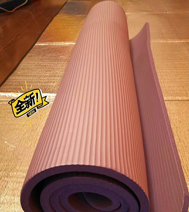 全新的瑜伽垫加厚防滑未拆封包邮出
