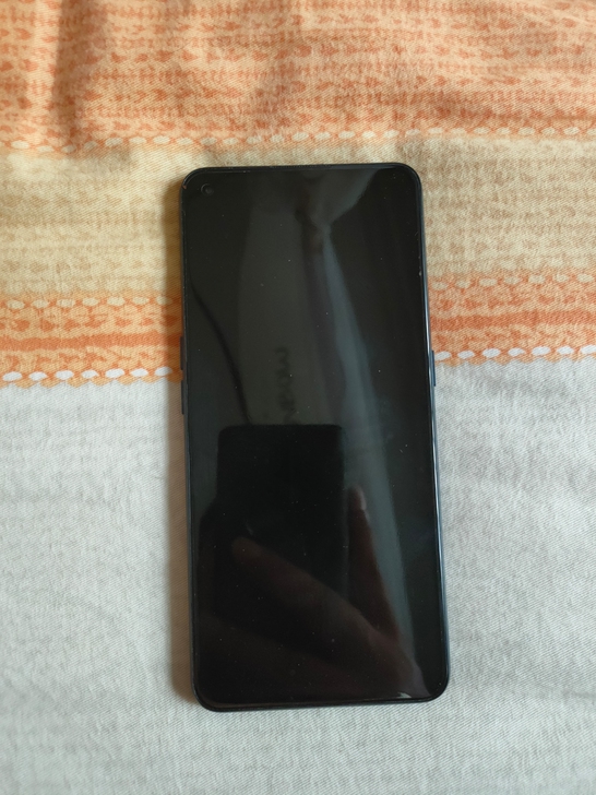 出售闲置自用手机realme x7pro，...