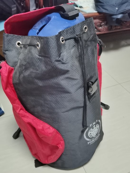 跆拳道护具一套,曾经穿了2次在赛场厮杀,无...