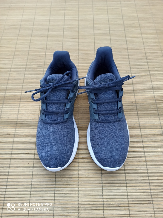 42码阿迪达斯运动鞋