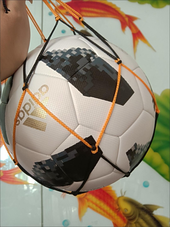 文具店关门足球清仓