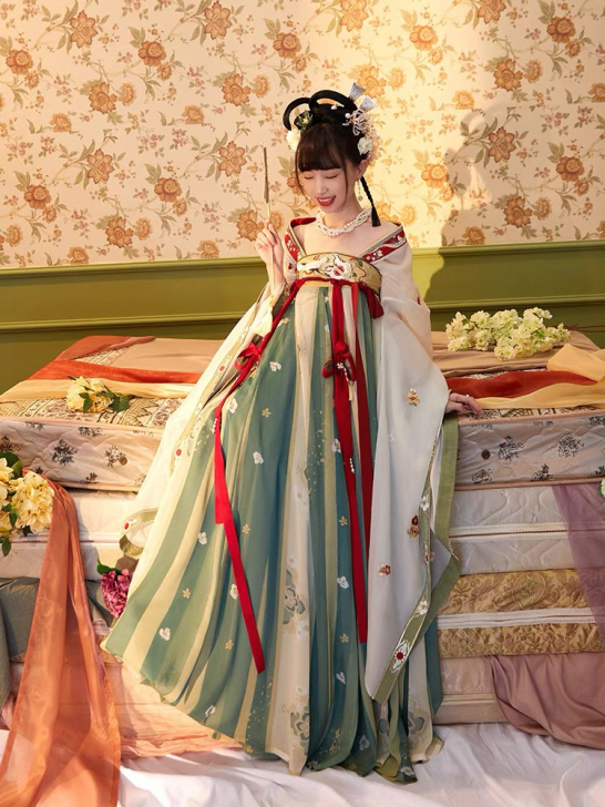 汉服出租  十三余 兮光美人 魏晋大袖襦南...