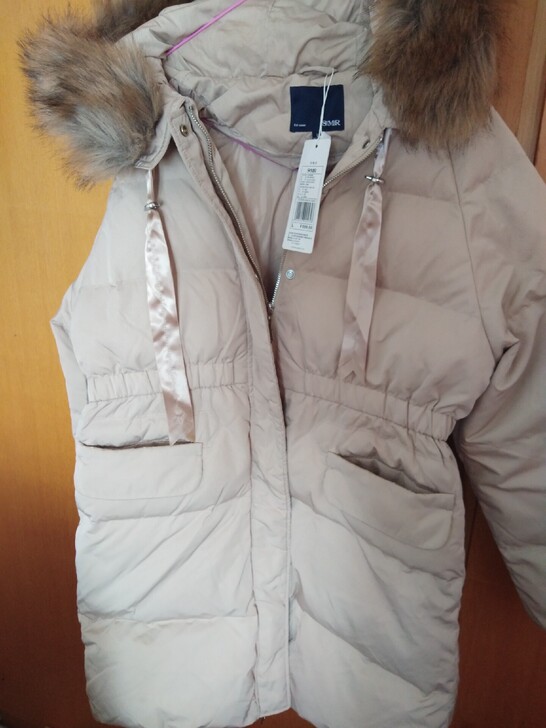 全新森马女式米灰色羽绒服,中长款,L号,衣...