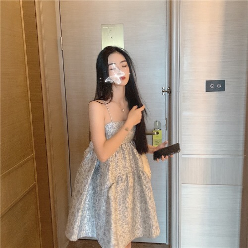 雪纺性感吊带连衣裙女2020年新款一字肩大...