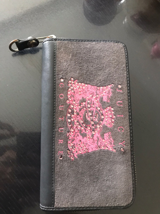 JC长款钱包,用过一段时间,五金件有部分磨...