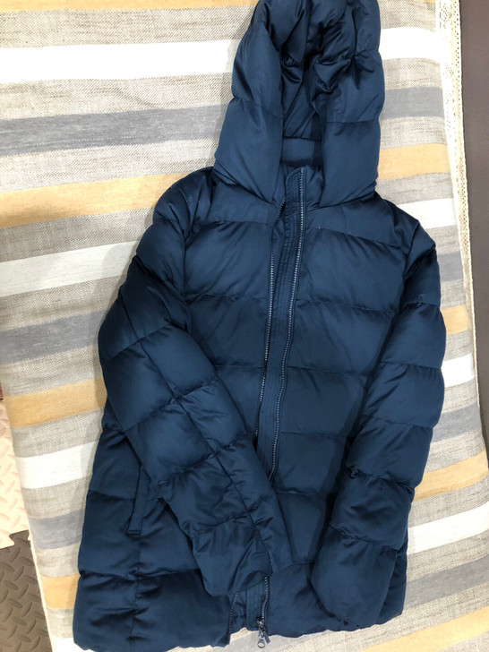 优衣库m号女式羽绒服，尺寸如图，闲置转让