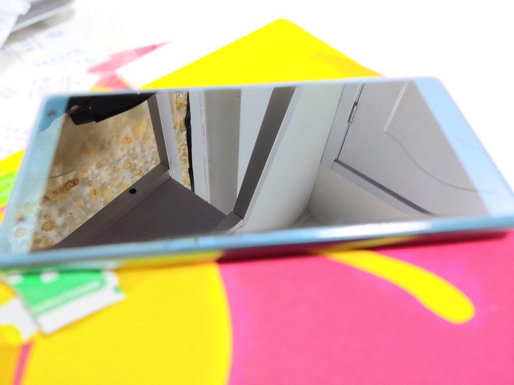 索尼XZ2，日版单卡，支持移动与联通4G，