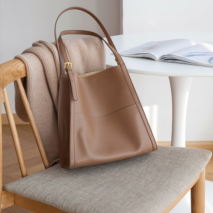 水桶包女夏季2021新款大容量手提单肩小众...