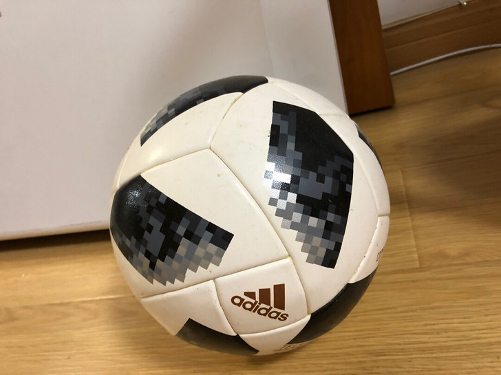 正品世界冠军杯欧冠足球儿童4号初中小学生训...