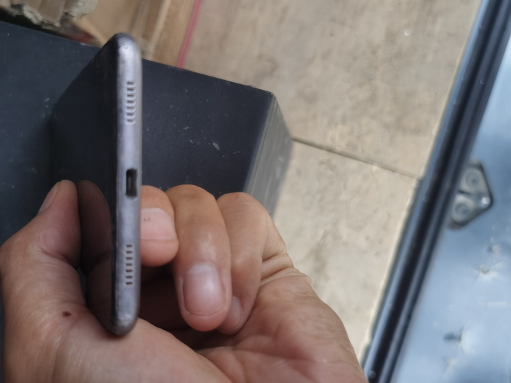 华为畅享7Puls，正常开机内外屏坏，内存...