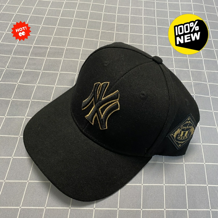 出闲置MLB黑色刺绣款棒球帽，朋友旅游买回...