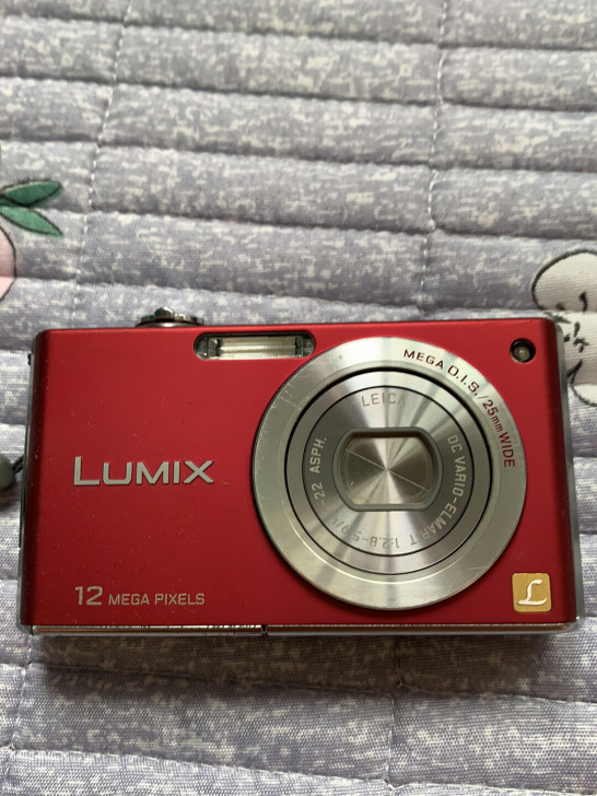 松下DMC-FX40数码相机，9成新，12...