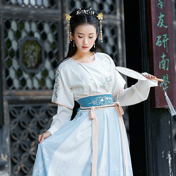 汉元素女装绣花春秋，一片式长裙汉服(退坑出...