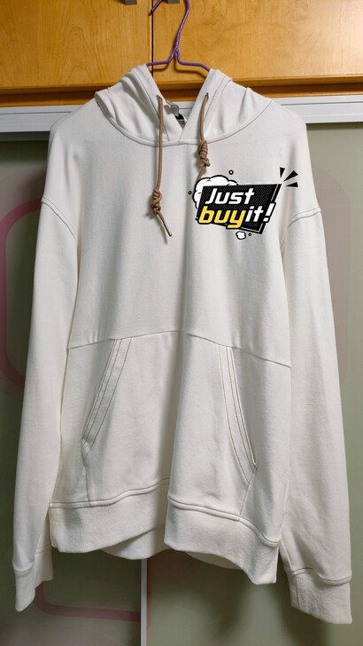 UR男士纯白带帽卫衣 。