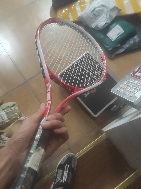 九成新网球拍，正版，BOSHIKA，不满意...