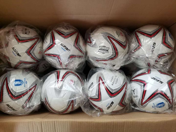 全新没开封世达彪马 5号 4号足球  全新