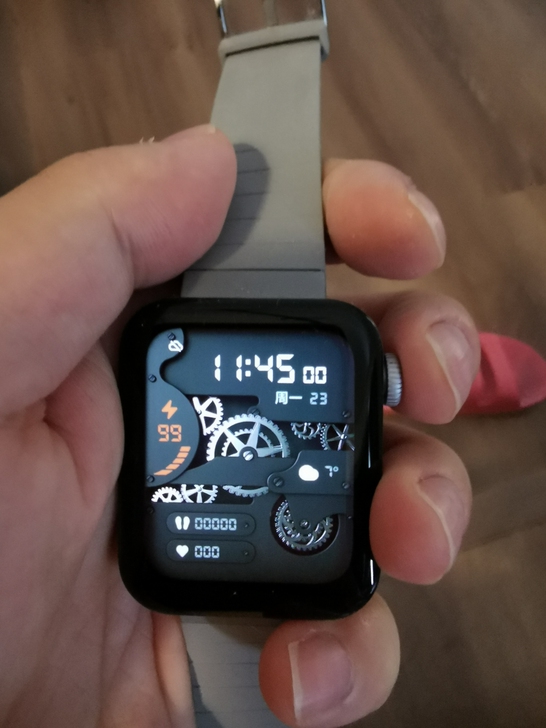 小米手表，95新，买来一个月就买了华为手表。