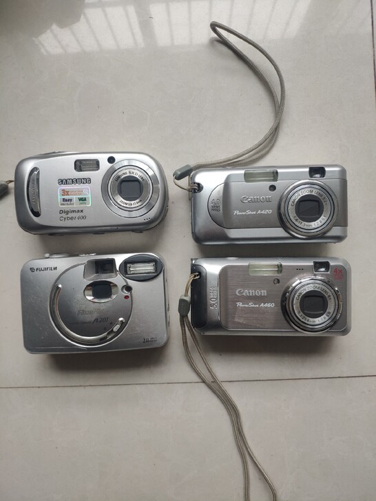 数码相机 佳能富士三星老式数码相机，成色看...