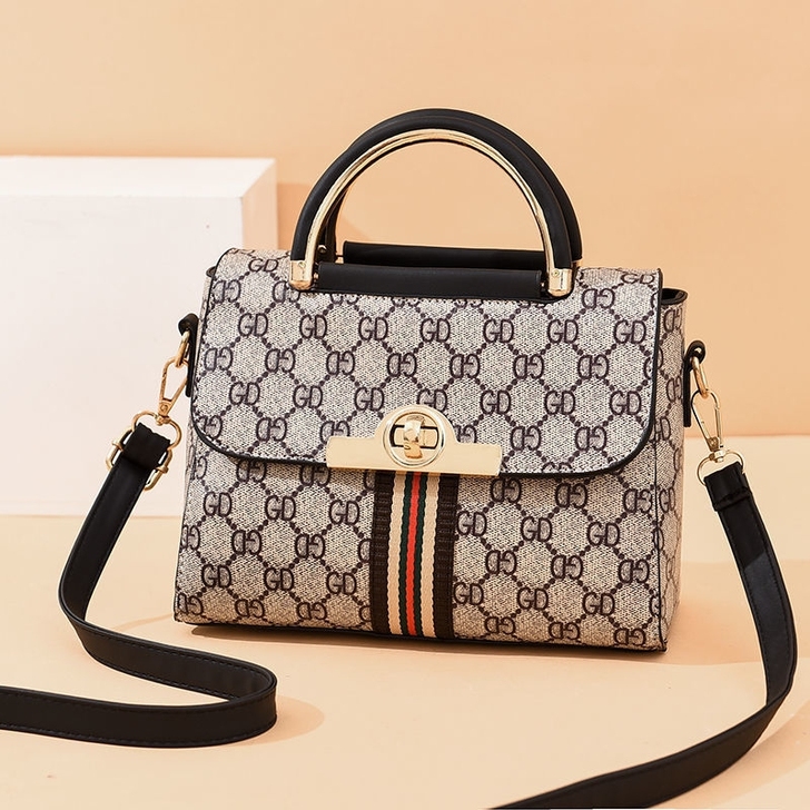 手提包包女2021新款潮流百搭斜挎洋气大容...