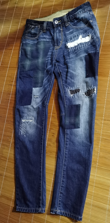 牛仔裤2条、当时特价买的、因为没得换！回来...