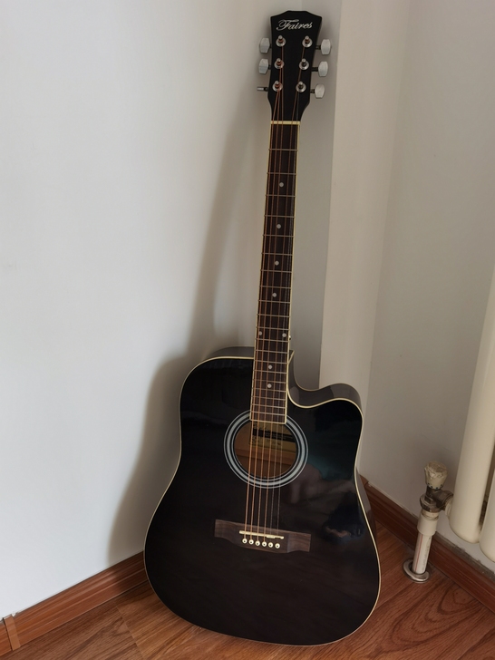 闲置全新吉他,买来以后就没用过