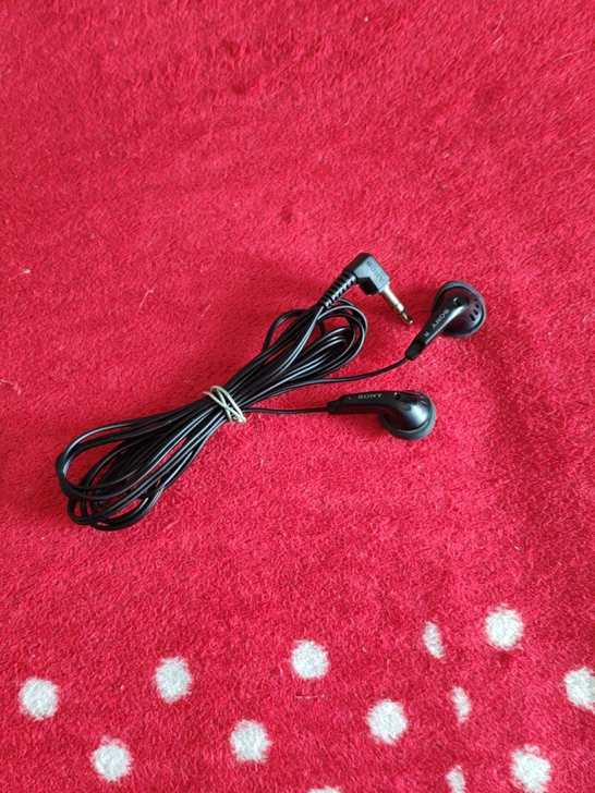 索尼耳机,717。全新未用