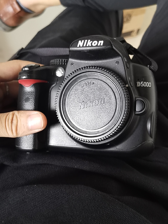 尼康d5000单机身
