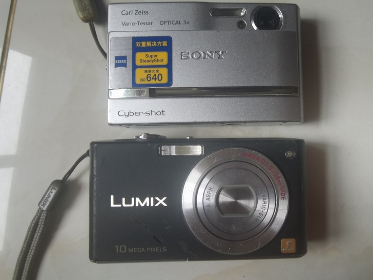 SONY CYBERshot DSC- T...