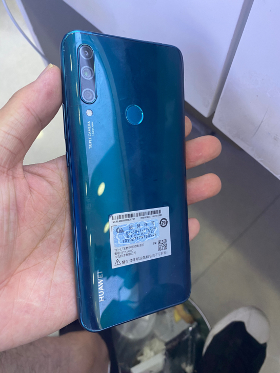 华为10p，8加128主板屏蔽罩有点变形，...
